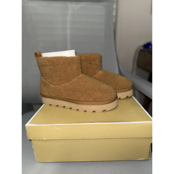 Michael Kors Winnie Bootie Sherpa Tan - Size 7m - Picture 3 of 6